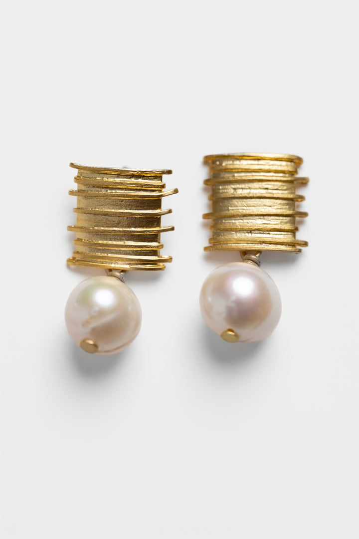 Beck Pearl Earrings
