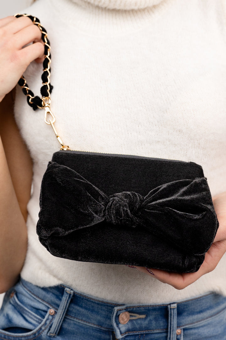 Black Bea Bow Wristlet